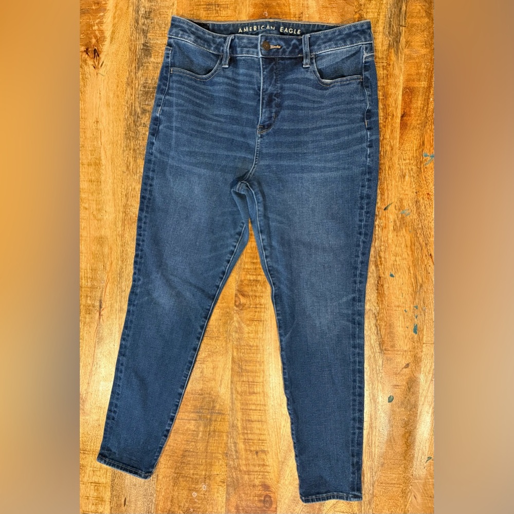 American Eagle Super Hi- Rise Jegging Dream Jean Size 10 Short